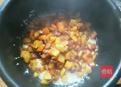 Illustration of how to make braised rice with bacon and potatoes 10