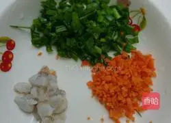 Illustration of how to make shrimp and egg fried rice 2