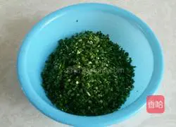 Illustration of how to make dumplings stuffed with meat and three delicacies 7