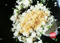 Illustration of how to make shrimp fried rice 5