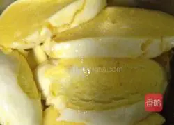 Illustration of how to make pan-fried or fried steamed bun slices 1