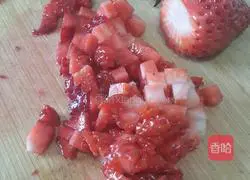 Illustration of how to make strawberry egg sandwich 4