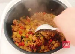 Illustration of rice cooker cooking method 7