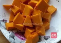 Illustration of how to make milk pumpkin steamed buns 1