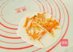 Illustration of how to make dumpling skin version of vegetable pancake 5