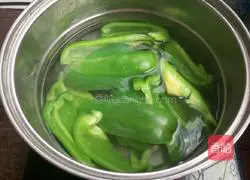 Illustration of how to make dumplings stuffed with green pepper 5