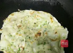 Illustration of how to make scallion pancake 5