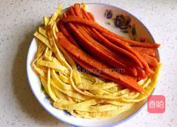 Illustration of how to make lettuce hand pancakes 4