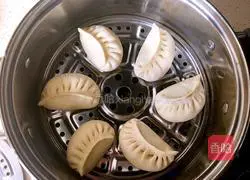 Eggplant Illustration of how to make meat stuffed buns 17