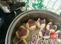 Illustration of how to make bean dregs blossom steamed buns 9