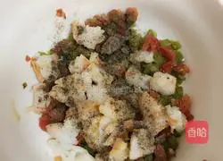 Illustration of how to make shrimp pizza with dumpling skin 6