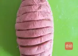 Illustration of how to make two-color rugby steamed buns 7