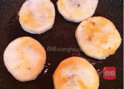 Illustration of making glutinous rice brown sugar cake 7