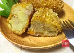 Illustration of how to make fried potato pancakes 11