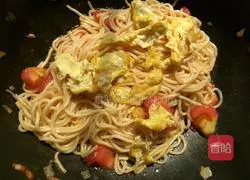 Illustration of how to make tomato and egg fried noodles 9