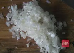 Illustration of how to make dumplings stuffed with dried pork stuffing 3