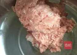 Illustration of how to make potato and pork dumplings 5