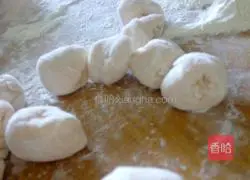 Illustration of how to make pork and pickled cabbage dumplings 6