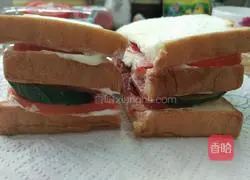 Illustration of how to make egg skin sandwich 13