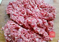 Beef and radish filling Illustration of how to make dumplings 1