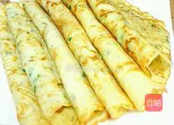 Illustration of how to make egg and green onion pancake 18