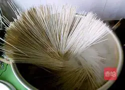 Illustration of how to make shrimp fried noodles 3