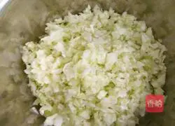 Illustration of how to make shrimp and cabbage (triangular dumplings) 3