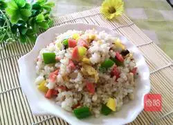 Illustration of how to make colorful egg fried rice 8