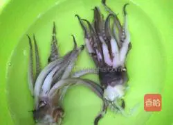 Illustration of how to make dumplings stuffed with squid and three delicacies 5