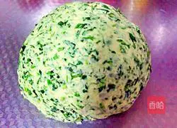 Illustration of how to make wild vegetable cake 3