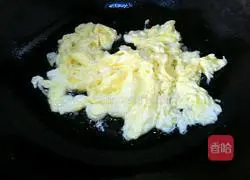 Green pepper Illustration of how to make shredded pork fried rice 2