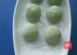 Spinach juice bean paste glutinous rice balls Illustration of how to do it 3