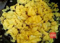 Illustration of how to make leek and egg buns 2