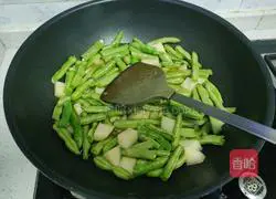 Illustration of how to make braised beans and rice 10