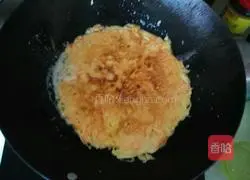 Illustration of how to make carrot and egg pancake 5