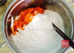 Illustration of how to make rose pumpkin steamed buns 1