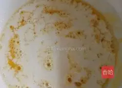 Illustration of making glutinous rice egg pancake 4