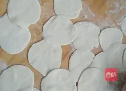 Illustration of how to make dry dumplings 3