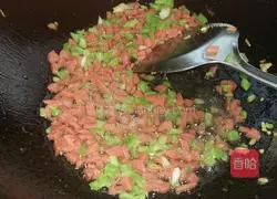 Illustration of how to make egg fried rice 4