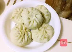 Illustration of how to make large steamed buns with vegetarian filling 10