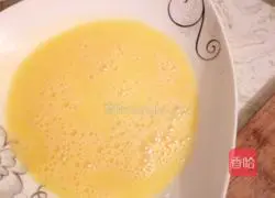 Illustration of how to make golden steamed buns 1