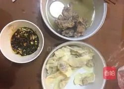 Illustration of how to make mushroom and pork dumplings 7