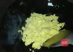 Illustration of how to make curry fried rice 3