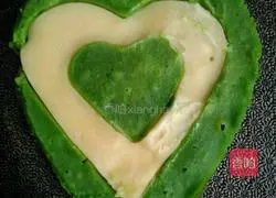 Illustration of how to make two-color love cake 8