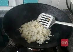 Illustration of how to make sunflower egg fried rice 4