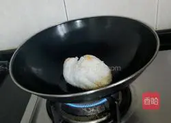 Illustration of how to make Laoganma beef spicy sauce fried rice 5