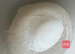 Illustration of how to make pork and leek dumplings 8