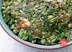 Illustration of how to make fennel and pork dumpling stuffing 10