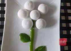 Illustration of how to make glutinous rice balls with five petals 3