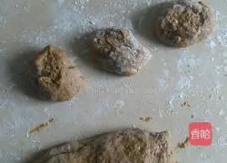 Illustration of how to make brown sugar blossom steamed buns 5